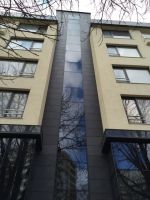 Структурна и капачкова&nbsp;окачени&nbsp;фасади Reynaers;&nbsp;Вентилируема окачена фасада с гранитогресни плочи;&nbsp;Etalbond;&nbsp;PVC дограма ETEM Q72; Стъклени парапети.
, 